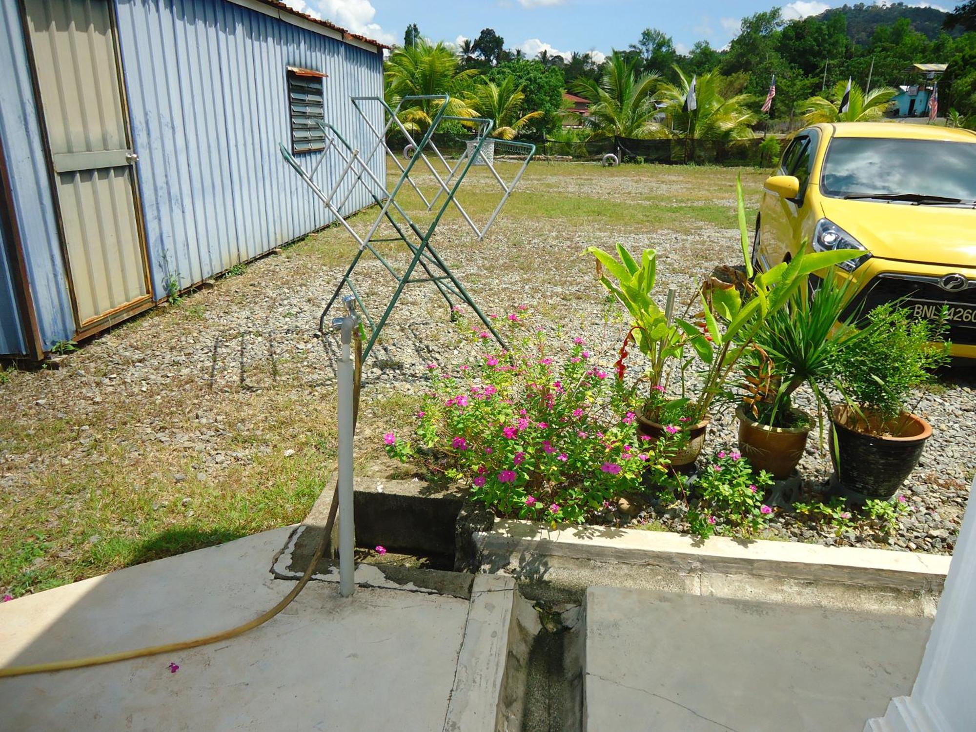 D'Pinggir Guest Room Kuala Tahan Kültér fotó